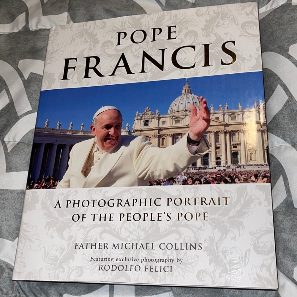New Beautiful Oversized Pope Francis Photographic Book. Hard Cover